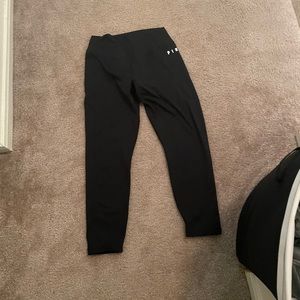 VS Pink 3/4 yoga pants